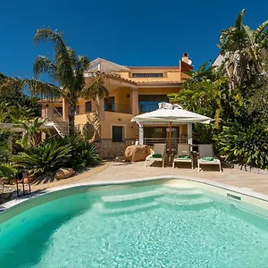 Bed & Breakfast Giglio Di Chia, Domus De Maria